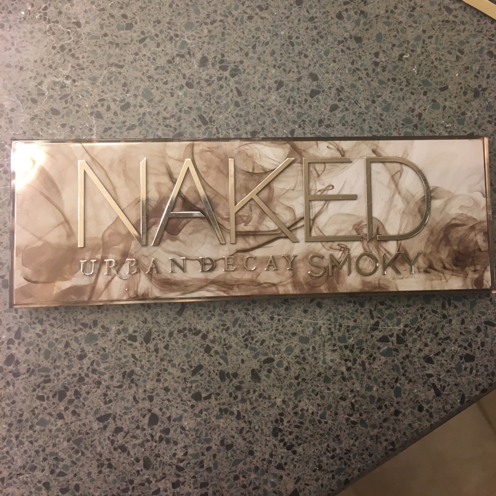 Urban decay Naked smoky eyeshadow palette